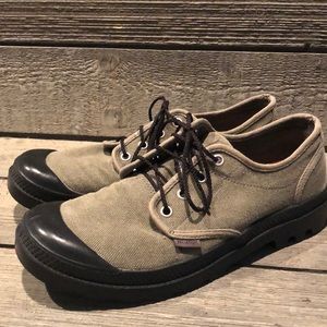 Men’s Palladium Shoes, green canvas, Sz 9